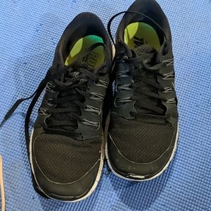 Nike Free 5.0 black sz 8